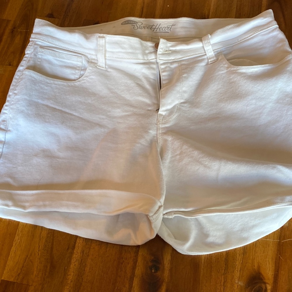 Old navy sweetheart shorts. Size 12